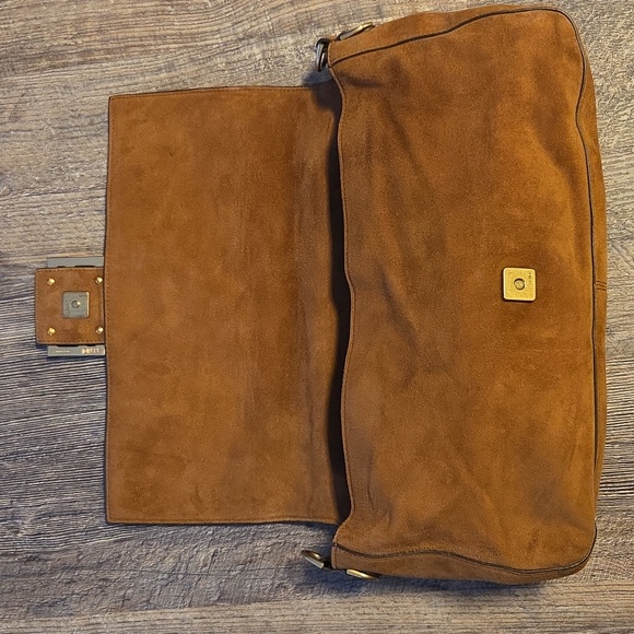 Fendi Baguette Carmel Brown Suede Gold Hardware Bag Italy Bonus Unbranded Strap - Picture 15 of 17